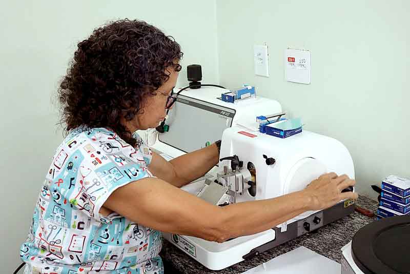 FCecon-adquire-novos-equipamentos-para-Laboratório-de-Patologia