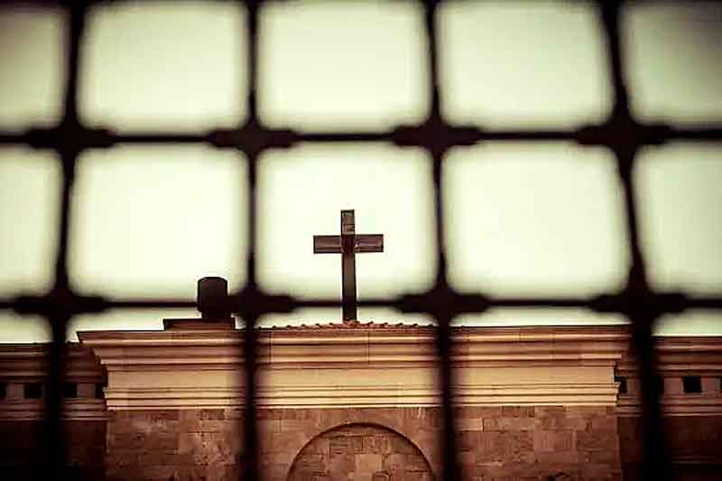 Igrejas-fechadas-e-espancamentos