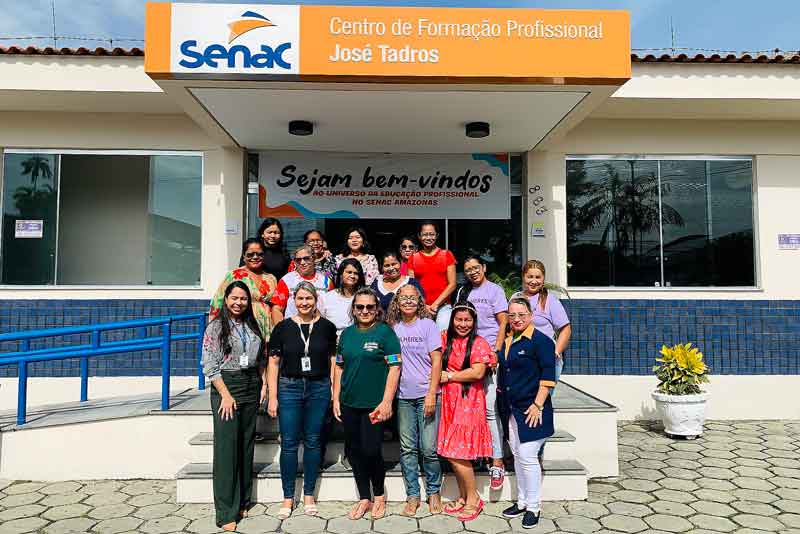 Prefeitura-e-Senac-promovem-curso-de-hidratação-e-escova-capilar-para-mulheres-em-situação-de-vulnerabilidade-social