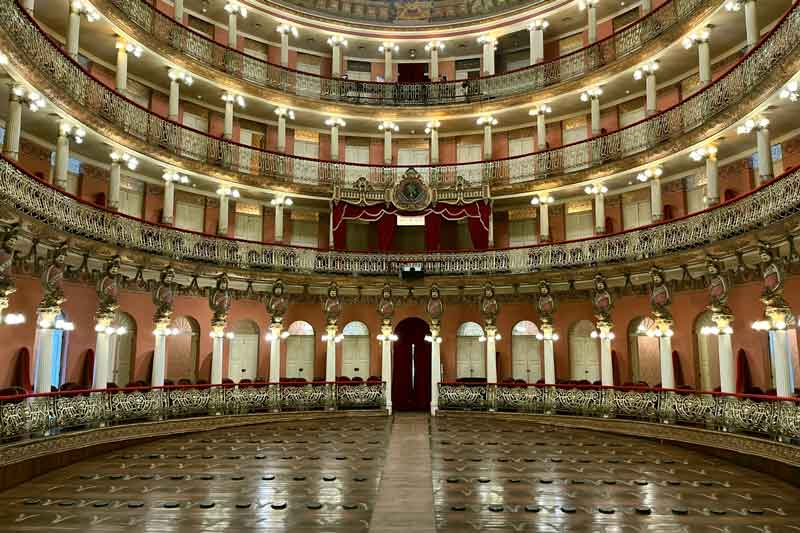 Teatro-Amazonas-passa-por-serviços-de-manutenção,-conservação-e-restauro
