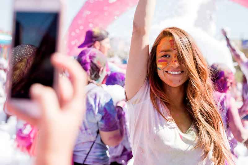 Vai-curtir-o-Carnaval-Especialista-da-Info-Store-dá-dicas-de-cuidados-com-o-smartphone