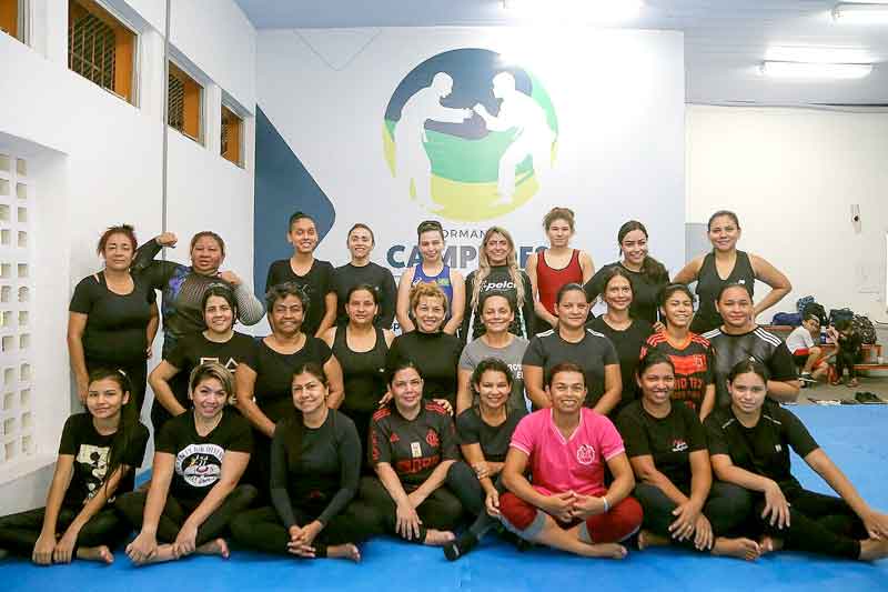 80-alunas-do-Curso-de-Defesa-Pessoal-formam-primeiro-núcleo-exclusivo-para-mulheres-do-Formando-Campeões