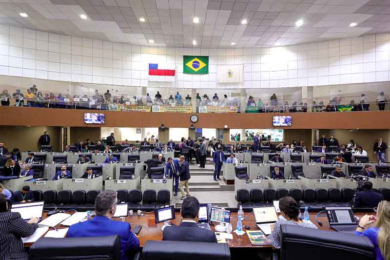 Contra-reajuste-de-apenas-R$-30-para-professores,-CMM-rejeita-pedido-de-urgência-em-projeto-da-Prefeitura