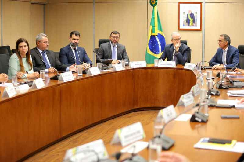 Governador-reúne-com-ministros-e-pede-apoio-para-antecipar-ações-que-minimizem-impactos-da-estiagem-de-2024