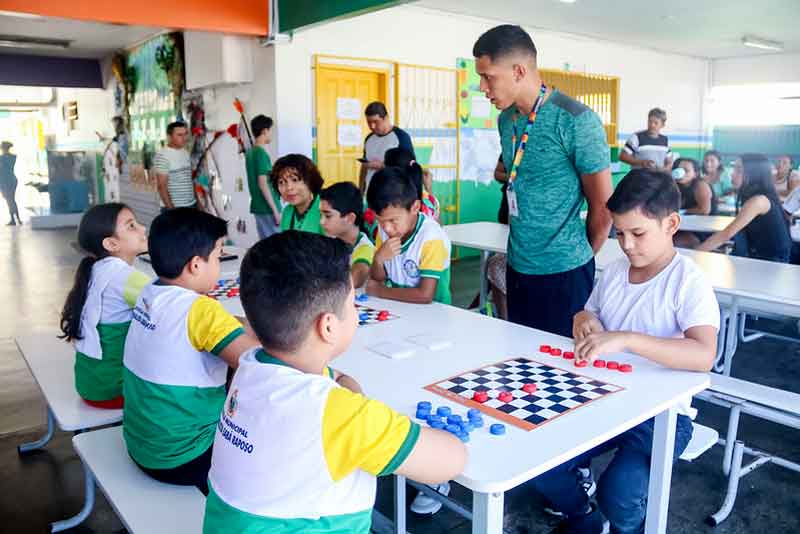 Prefeitura-de-Manaus-aproxima-famílias-da-escola-com-projeto-“Acompanhamento-Familiar”