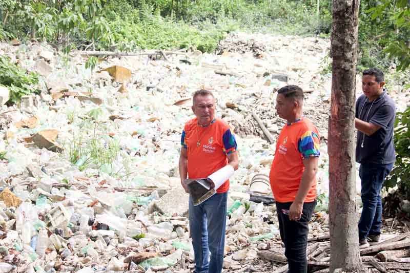 Prefeitura-inicia-coleta-adequada-de-lixo-acumulado-em-igarapé-na-avenida-Nathan-Xavier