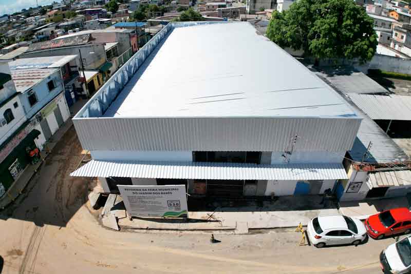 Prefeitura-trabalha-na-finalização-da-revitalização-da-feira-dos-Barés,-no-bairro-São-Jorge