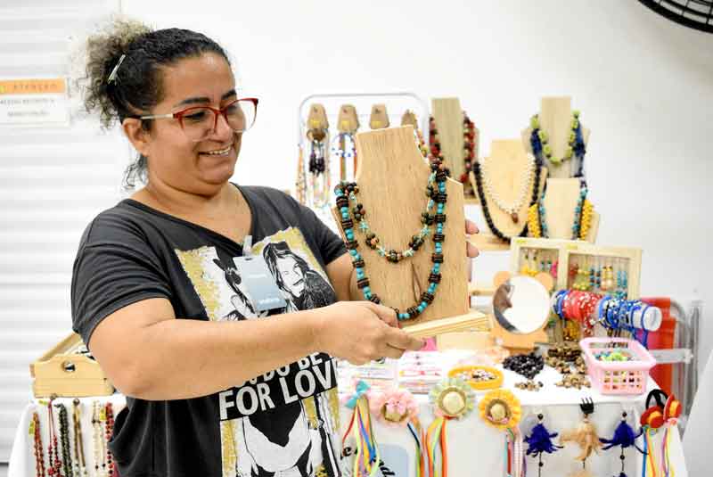 Artesãos-atingem-um-faturamento-de-mais-de-R$-1-milhão-nas-feiras