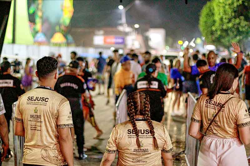 Festival-de-Parintins-2024-Sejusc-atua-no-controle-do-acesso-de-crianças-menores-de-12-anos-à-Festa-dos-Visitantes