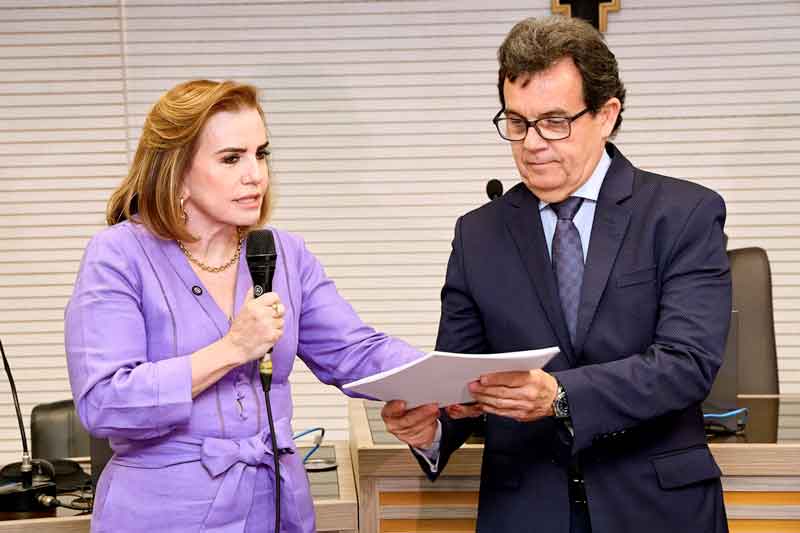 A-conselheira-Yara-Amazônia-Lins-e-o-desembargador-Airton-Gentil