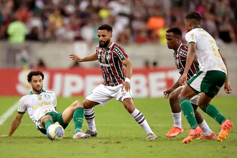 Arias-tem-noite-de-herói,-Fluminense-vence-o-Palmeiras-e-embala-no-Brasileirão