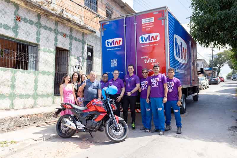 Cliente-Tvlar-ganha-moto-e-realiza-o-sonho-de-rever-a-mãe
