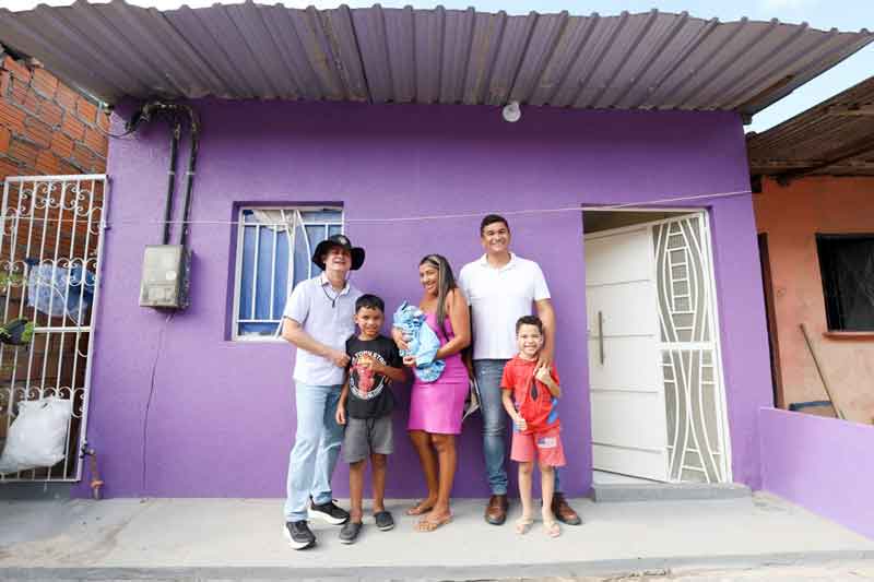 Prefeitura-entrega-mais-11-casas-do-programa-Casa-Manauara