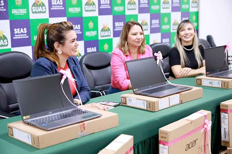 Programa-Crédito-Rosa-recebe-novos-notebooks-para-ampliar-o-atendimento-às-mulheres-empreendedoras