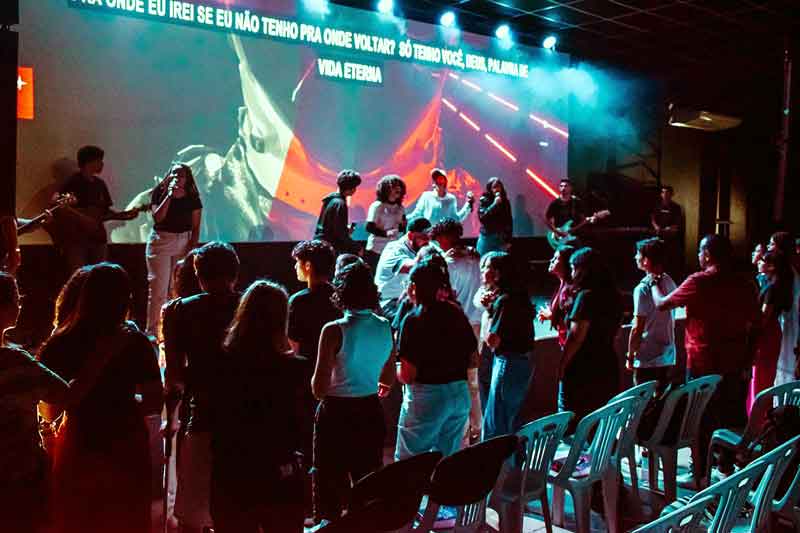 Que-tal-um-programa-para-adolescentes-numa-sexta-feira-de-noite