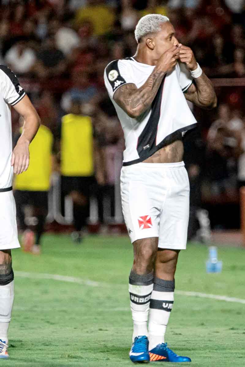 Vasco-bate-o-Atlético-GO-e-amplia-a-sequência-de-vitórias-no-Brasileirão