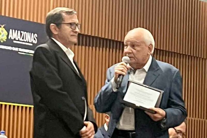 Antônio-Azevedo,-presidente-do-grupo-Tvlar,-e-Antonio-Silva,-presidente-do-Fieam