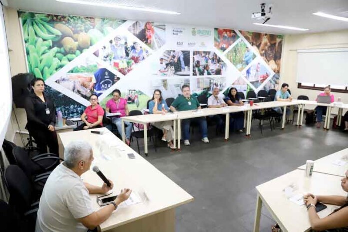 Conselho-Estadual-de-Pesca-discute-apoio-a-pescadores-e-pescadoras-de-peixes-ornamentais
