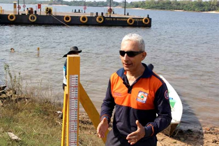 Defesa-Civil-do-Amazonas-instala-uma-estação-de-réguas-linimétricas-em-Nhamundá