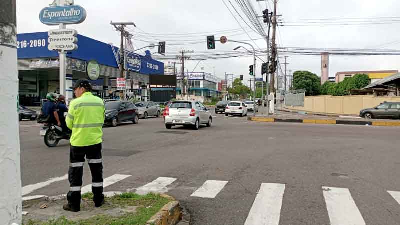 Neste-domingo,-haverá-mudanças-no-tráfego-e-no-transporte-público-em-um-trecho-da-Constantino-Nery