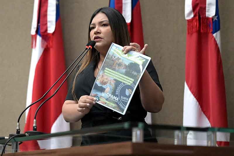 Plano-de-Contingência-para-Animais-de-Estiagem-é-apresentado-pela-deputada-Joana-Darc