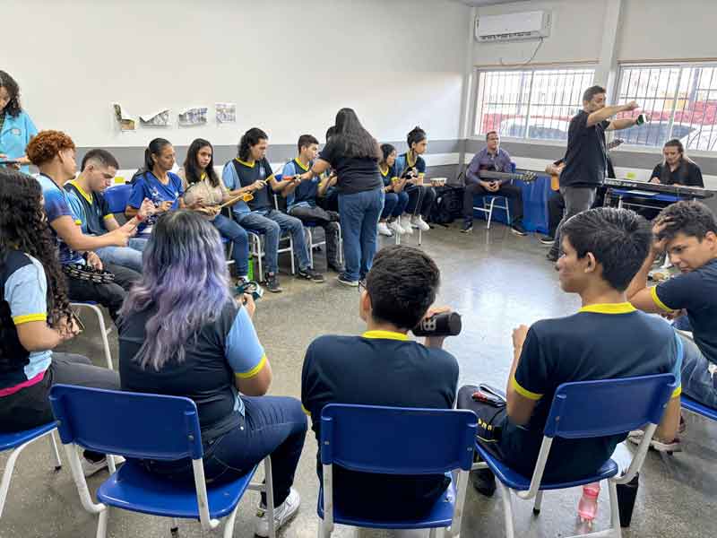 Projeto-em-Manaus-incorpora-crianças-e-adolescentes-deficientes-por-meio-da-música