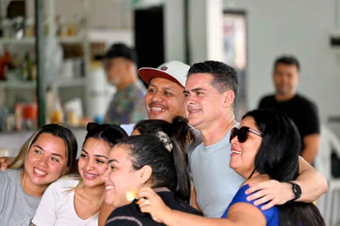 A-7-dias-da-eleição,-Manaus-confirma-a-força-da-Onda-Laranja-de-David-Almeida