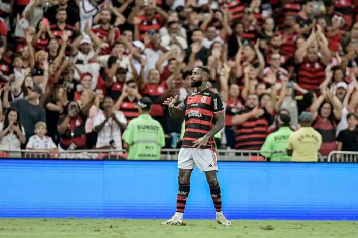 Com-gol-no-apagar-das-luzes,-Flamengo-vence-o-Athletico-PR-pelo-Brasileirão