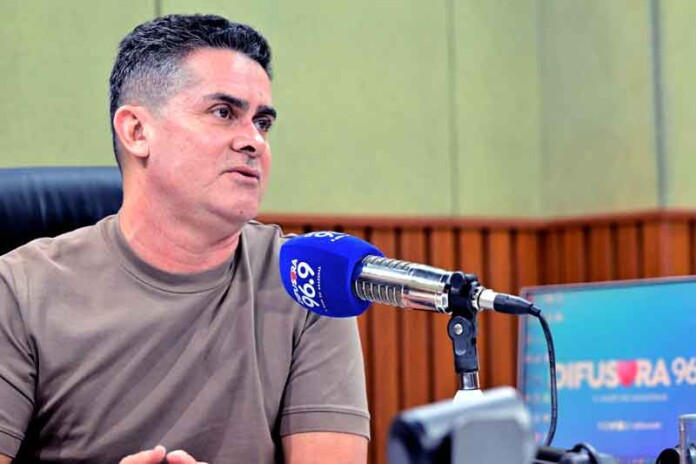 David-Almeida-alerta-população-para-candidato-que-vende-ilusão