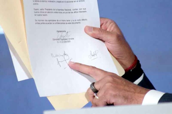 Edmundo-González-diz-que-foi-coagido-a-assinar-documento-que-reconhece-Maduro-como-presidente