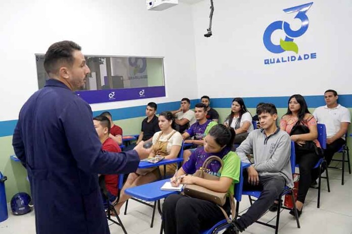 Manaus-ganha-escola-pioneira-focada-na-Indústria