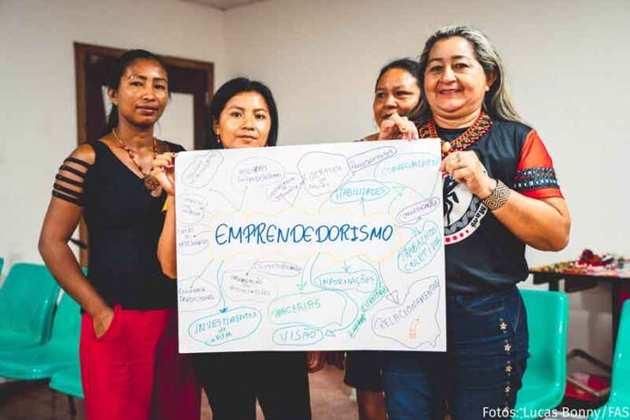 Oficina-aborda-empreendedorismo-sustentável-para-artesãs-indígenas-em-Parintins1