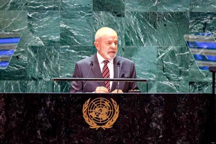 Sem-conter-fogo-no-Brasil,-Lula-excede-tempo-de-discurso-e-ONU-corta-som-do-microfone
