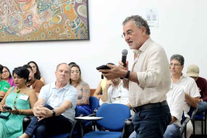 Seminário-em-Manaus-aborda-sobre-queimadas,-secas-e-situação-atual-da-Amazônia1