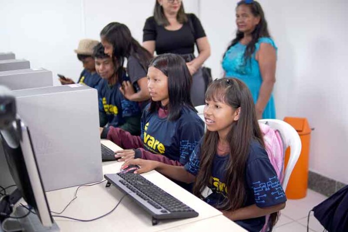 VINCI-Airports-promove-inclusão-digital-de-indígenas-em-laboratório-de-informática-estruturado-em-Tabatinga
