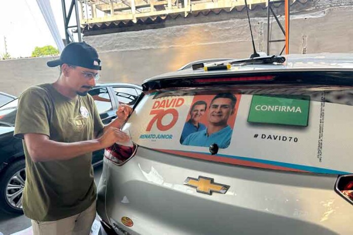 Adesivaço-diário-da-campanha-de-David-Almeida-mobiliza-apoiadores