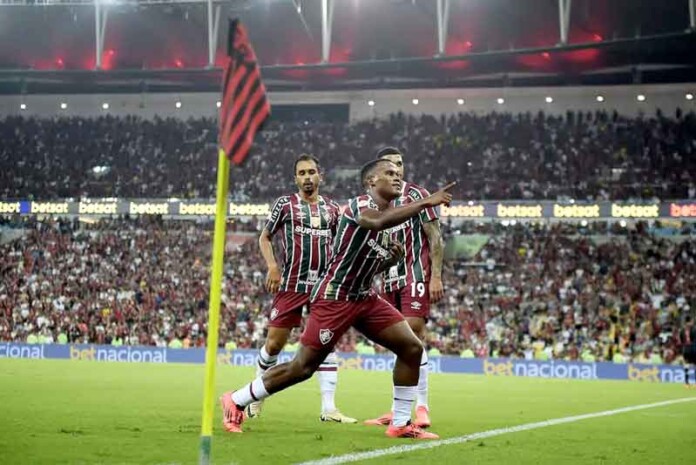 Com-recital-de-Ganso,-Fluminense-vence-Flamengo-no-Brasileirão