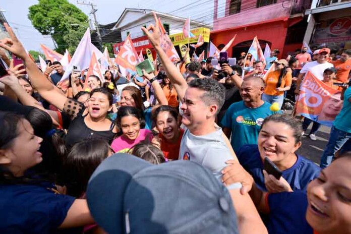 David-Almeida-começa-as-caminhadas-do-segundo-turno-junto-ao-povo