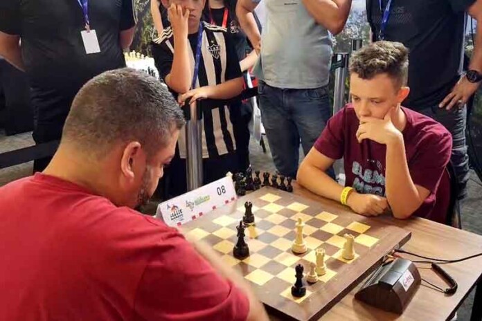 Em-disputa-acirrada,-Nathan-Filgueiras-conquista-título-de-campeão-brasileiro-de-xadrez-no-ritmo-Blitz