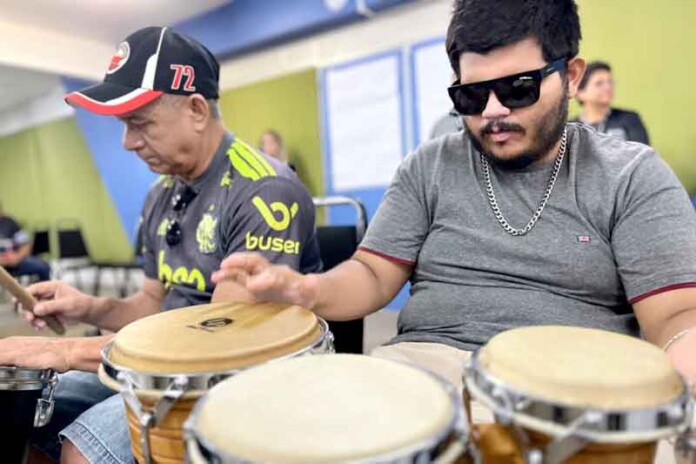 Espetáculo-‘Canto-Brasileiro’-aproxima-público-PCD-às-atividades-culturais,-no-Teatro-Amazonas