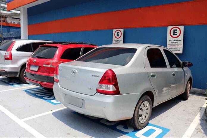 Idosos-e-PcDs-têm-opção-de-obter-credencial-de-estacionamento-por-meio-de-aplicativo