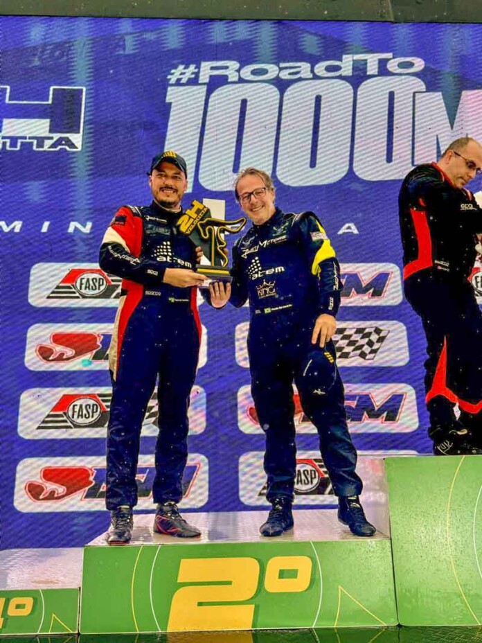 Paulo-De-Carli-Filho-e-Paulo-De-Carli-no-pódio