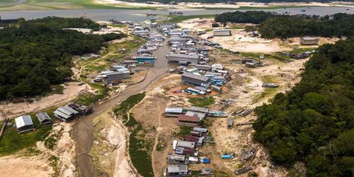 Seca-no-Amazonas-afeta-transporte-fluvial-com-redução-de-até-80%-no-volume-de-cargas