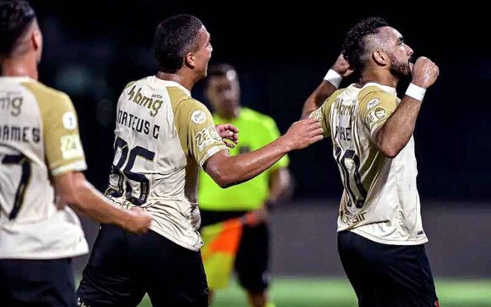 Vasco-vence-o-Bahia-e-entra-na-briga-pelo-G-6-do-Brasileirão