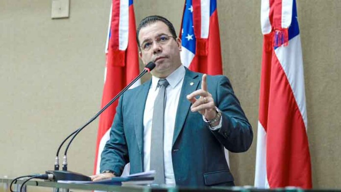 Wilker-Barreto-solicita-explicações-à-Aneel-acerca-da-dívida-de-R$-14-bilhões-da-Amazonas-Energia