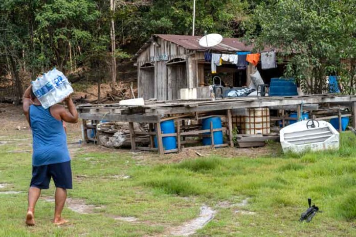 Campanha-“Doe-água,-doe-vida”-entrega-3-mil-litros-de-água-potável-para-famílias-ribeirinhas