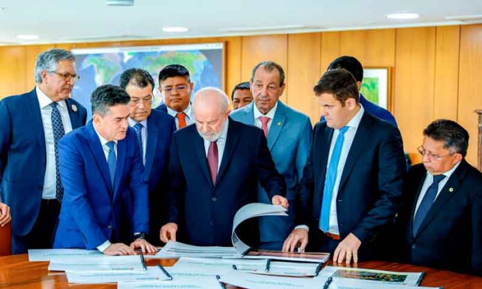 David-Almeida-apresenta-projetos-para-obras-de-mobilidade-urbana-em-Manaus