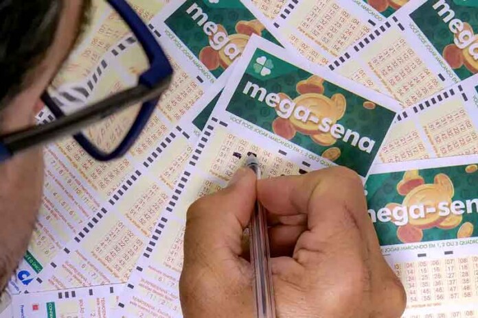 Mega-Sena-acumula-e-prêmio-vai-a-R$-60-milhões