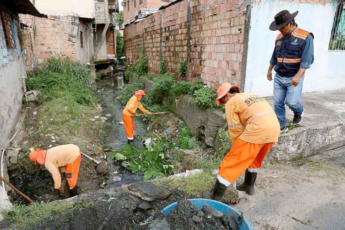 Operação-da-prefeitura-intensifica-serviços-de-limpeza-e-desobstrução-nos-bairros-da-capital