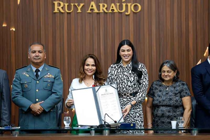 Reconhecimento-à-juíza-Andréa-Jane-Silva-que-luta-pelos-direitos-dos-Povos-Indígenas